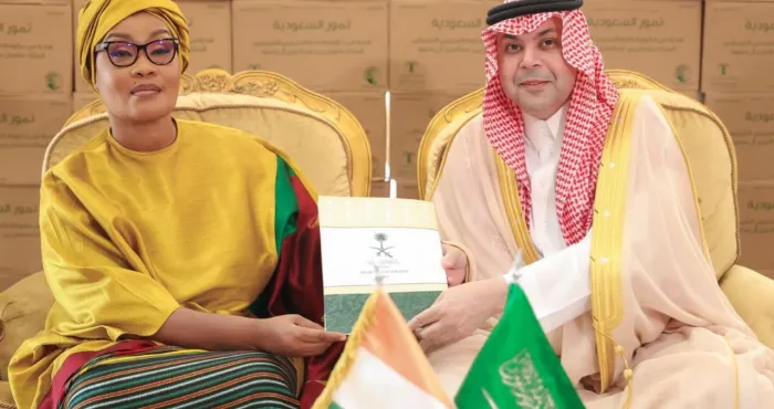 remise-de-dattes-le-royaume-darabie-saoudite-pose-un-geste-de-fraternite-et-de-partage