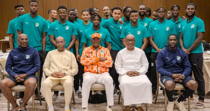preparation-de-la-5e-journee-des-eliminatoires-du-mondial-2026-le-ministre-silas-adje-metch-apporte-le-soutien-du-gouvernement-aux-elephants