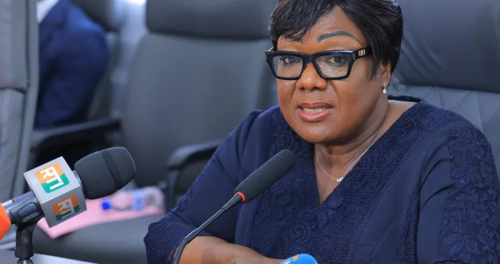 greve-de-lis-mena-anne-ouloto-met-en-garde-les-grevistes