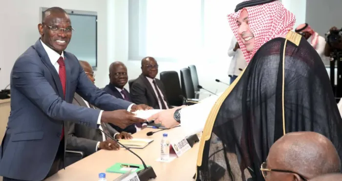 cultes-saad-bin-bakheat-alqathami-ambassadeur-vole-au-secours-de-la-famille-du-pelerin-feu-el-hadj-traore-brahima