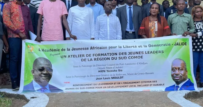 100-jeunes-leaders-du-sud-comoe-formes-en-gouvernance-et-democratie-par-lacademie-de-la-jeunesse-africaine-pour-la-liberte-et-la-democratie