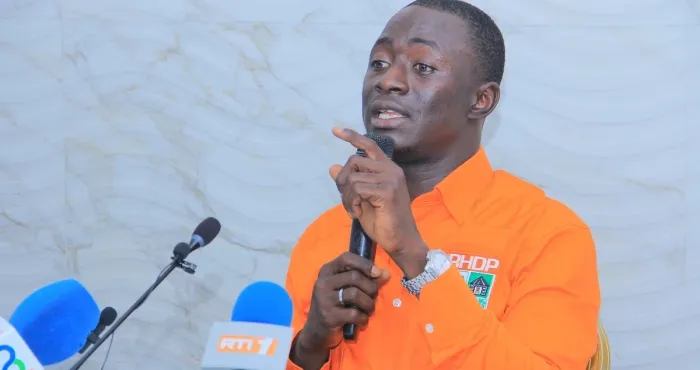 investiture-des-coordinations-uj-rhdp-de-treichville-et-cocody-le-president-national-annonce-se-prononcer-sur-la-radiation-du-president-du-pdci-de-la-liste-electorale